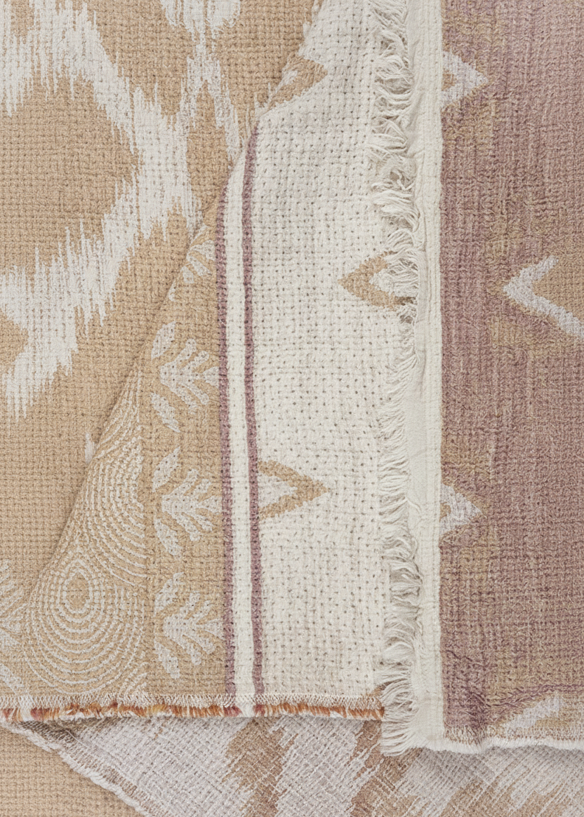 Textured fabric with geometric pattern 